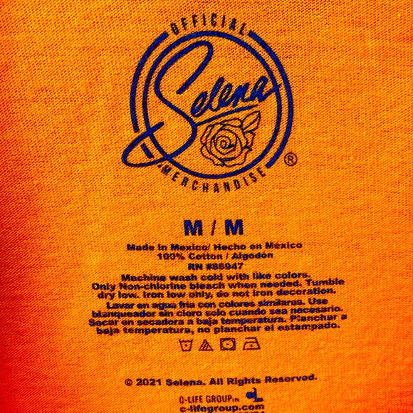 Selena Quintanilla Graphic T-Shirt - Size Medium - NWT - Picture 3 of 3
